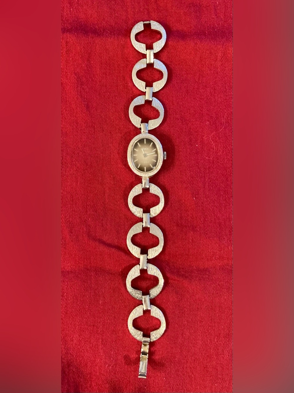 Vintage Benrus Women’s Wind Up Link Bracelet Watch